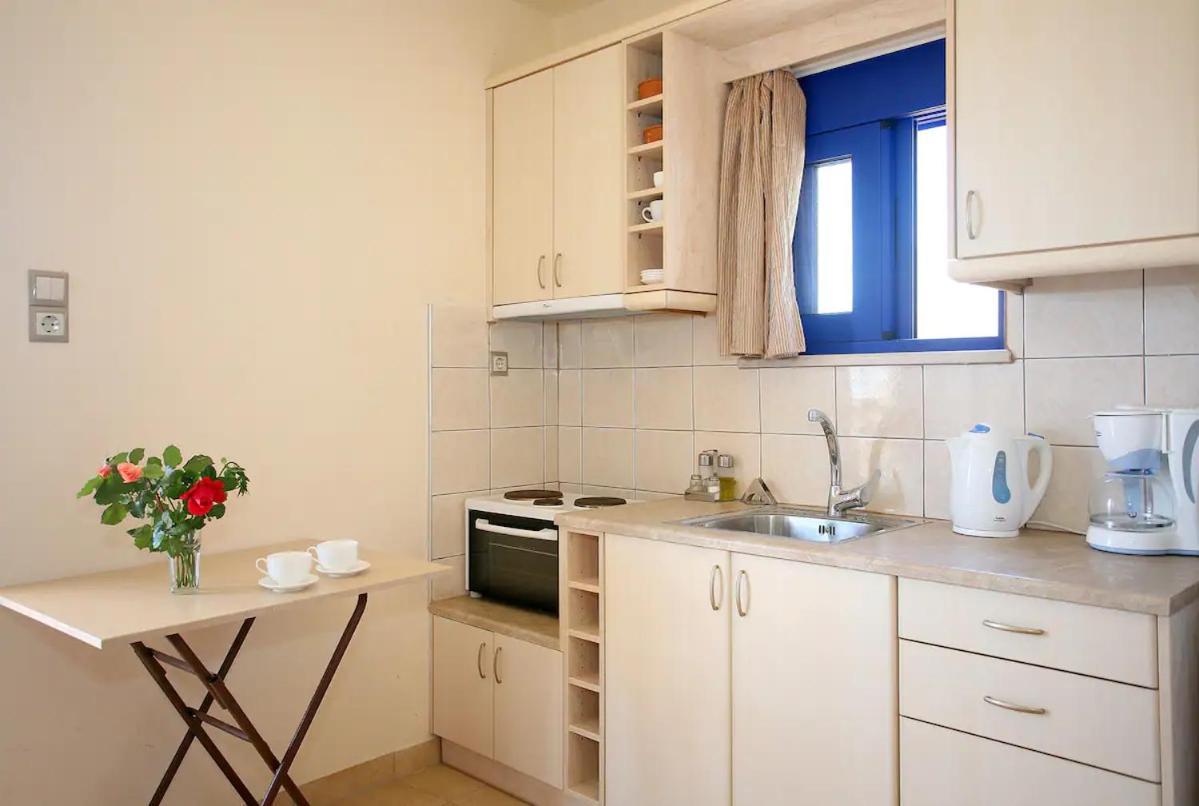 On The Beach Apartments Khora Sfakion Luaran gambar