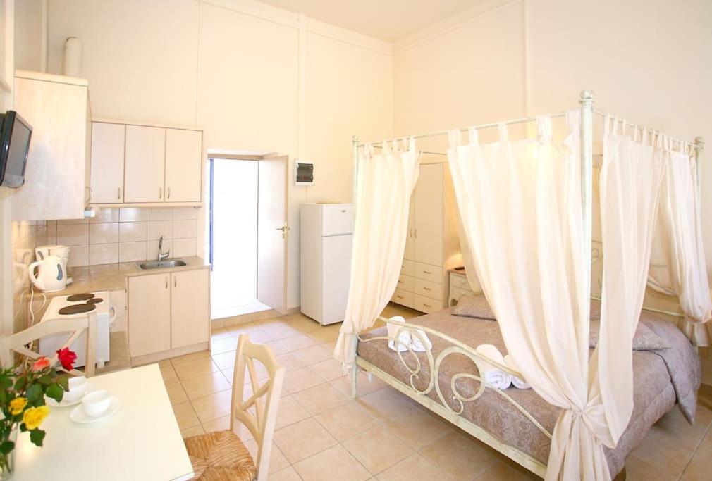 On The Beach Apartments Khora Sfakion Luaran gambar