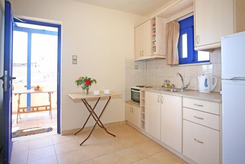 On The Beach Apartments Khora Sfakion Luaran gambar