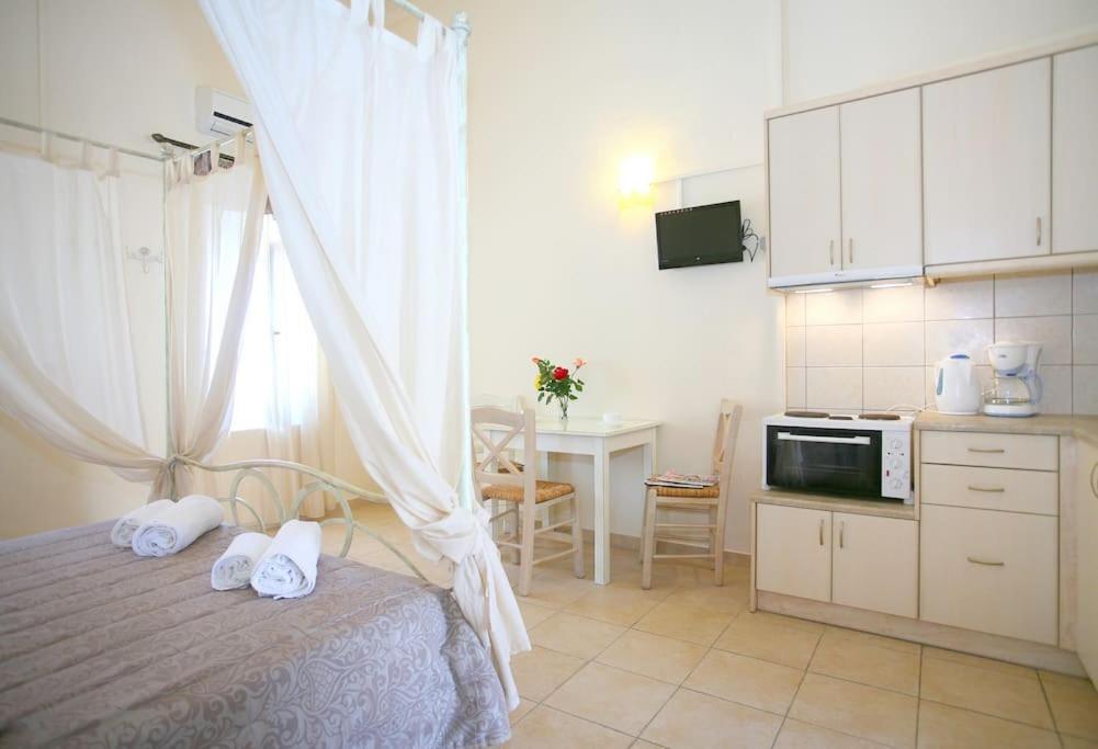 On The Beach Apartments Khora Sfakion Luaran gambar